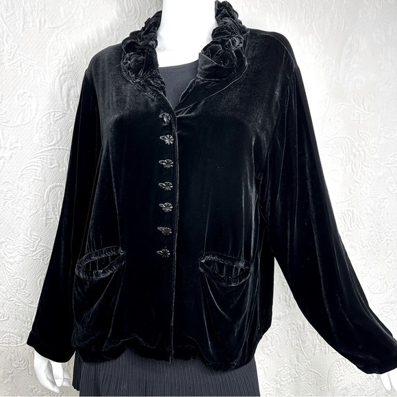 Krista Larson Rosette Collar Black Velvet Jacket - Picture 1 of 15